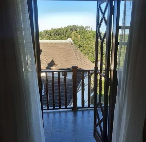 Apartamento 1 Dormitório com Vistas, Home Green   Um Castelo Na Montanha 2124