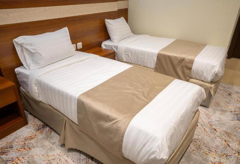 חדר סטנדרט, Karam