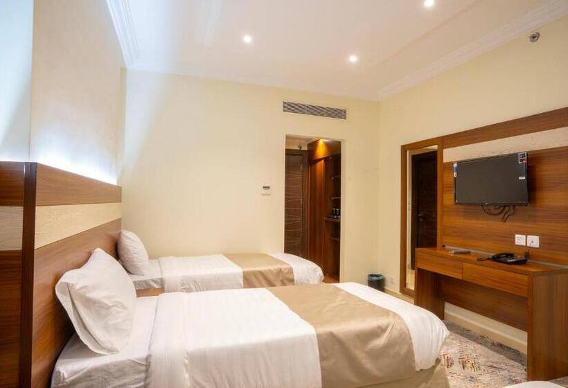 חדר סטנדרט, Karam