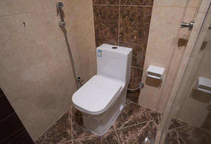 חדר סטנדרט, Karam