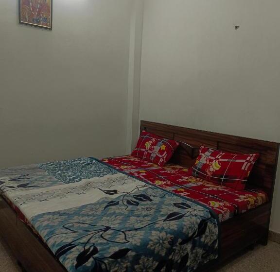 غرفة ديلوكس, Leelawati Aashram