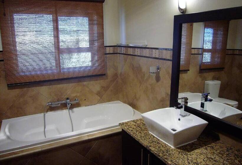 اتاق استاندارد با تخت بزرگ, Palazzo Gardens  Self Catering Guesthouse