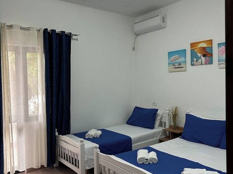 Номер Стандарт Трехместный, Vogue Rooms