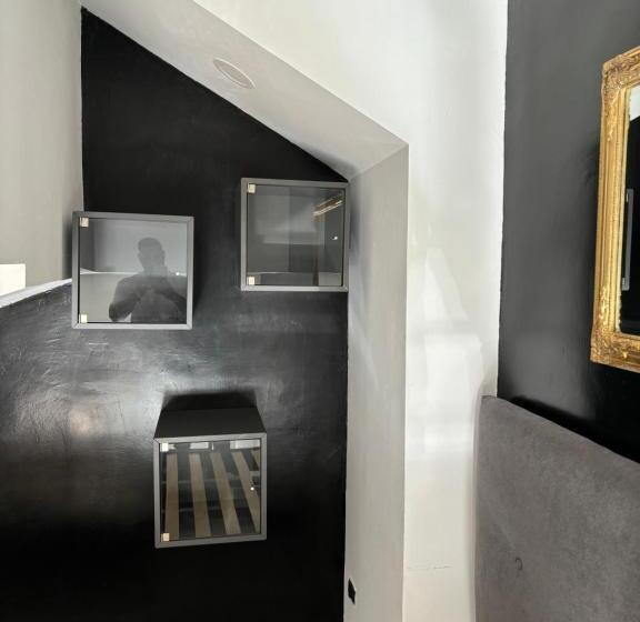 اتاق لوکس, Wgrb&b