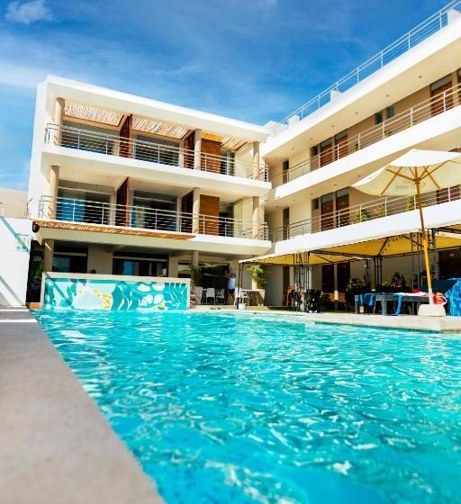 اتاق خانوادگی, Costa Sur