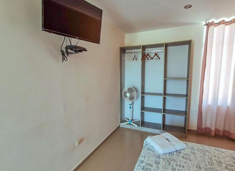 اتاق خانوادگی, Costa Sur