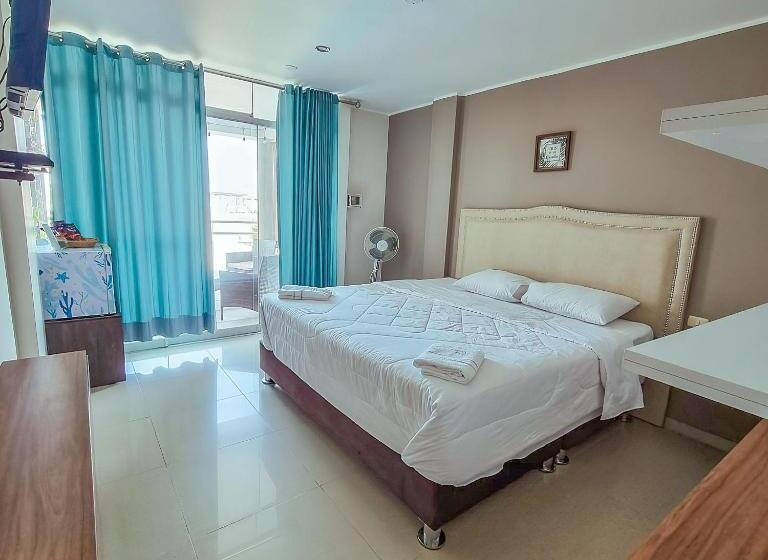 سوئیت با تخت بزرگ, Costa Sur