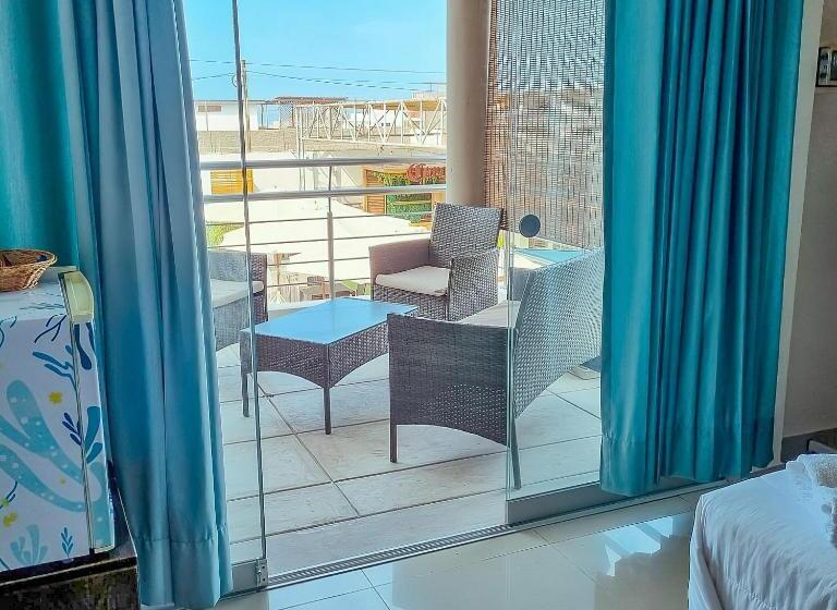 سوئیت با تخت بزرگ, Costa Sur