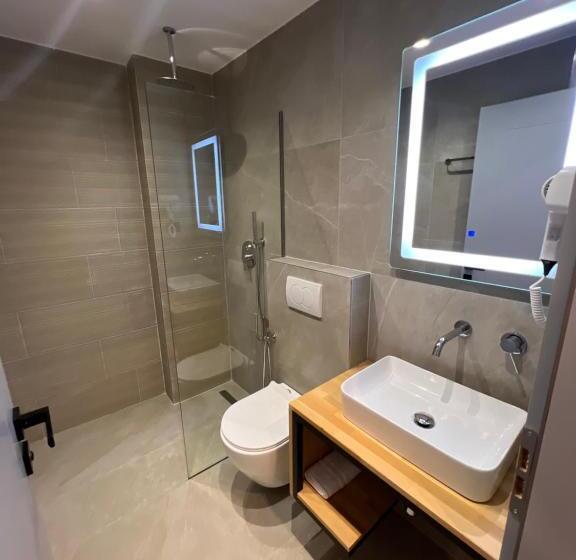 豪华三人间, Resol Hotel 2