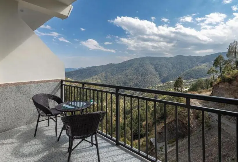 バルコニー付きジュニアスイート, The Chail Resort, Chail
