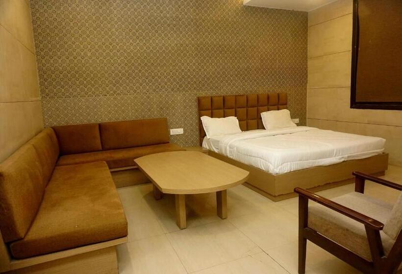 디럭스 룸, Olivia