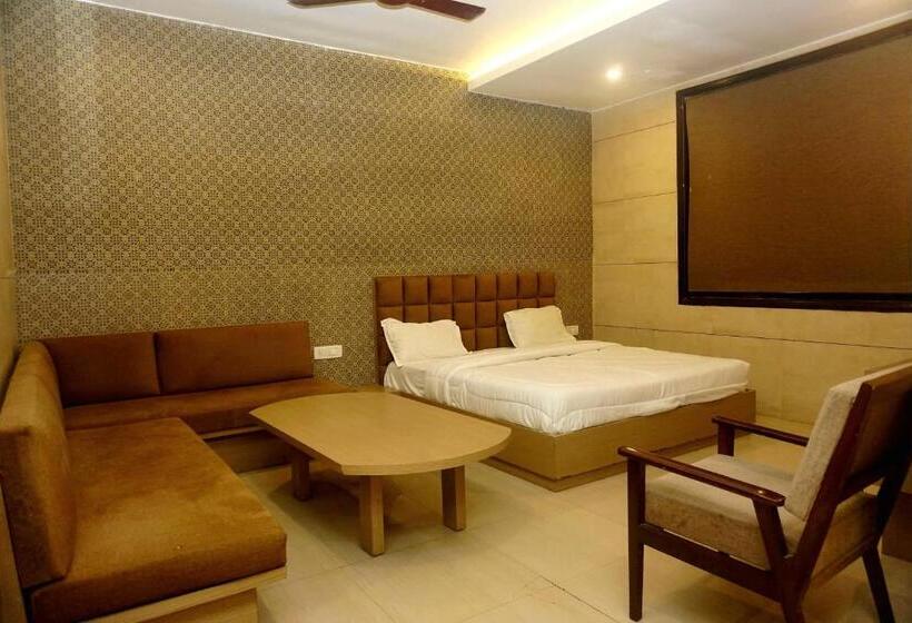 디럭스 룸, Olivia