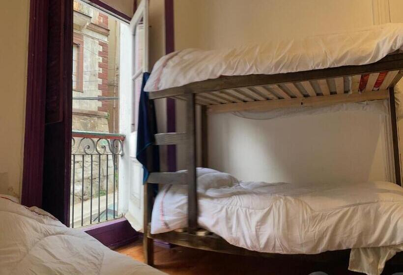 تختخواب در اتاق مشترک, Art Hostel Casa Chaman