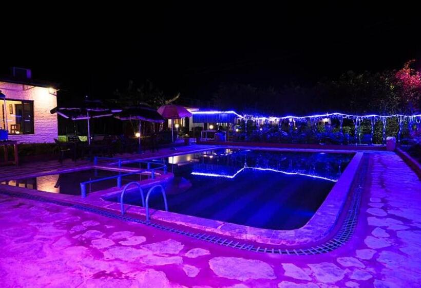 デラックスルーム, Corbett Tiger Retreat By First Crown