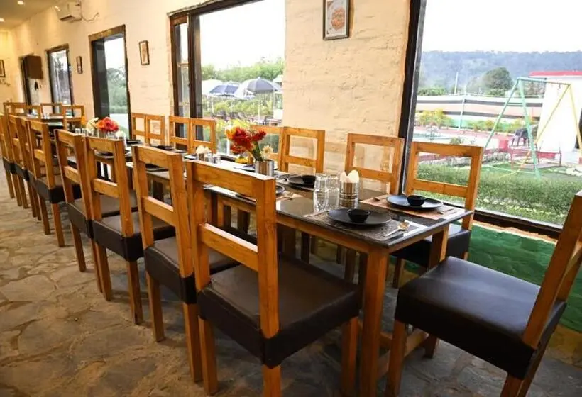 デラックスルーム, Corbett Tiger Retreat By First Crown