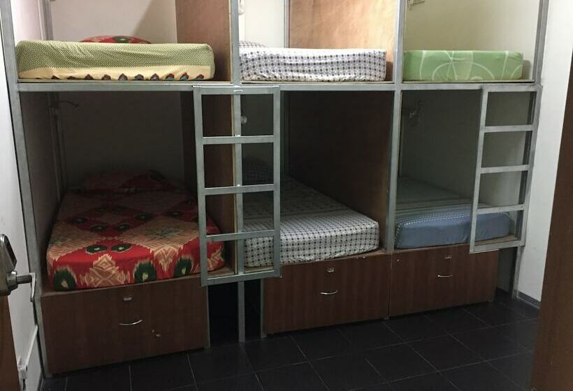 تختخواب در اتاق مشترک, Abc Hostel