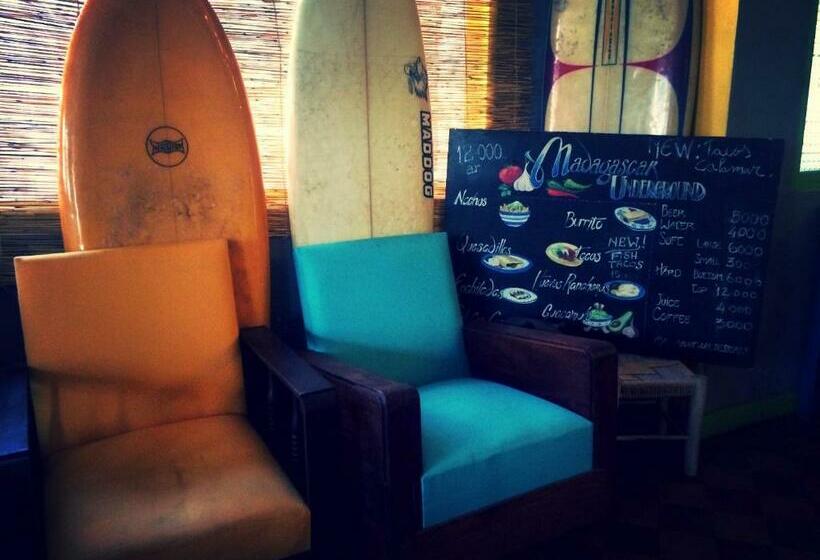 اتاق استاندارد با بالکن, Madagascar Underground