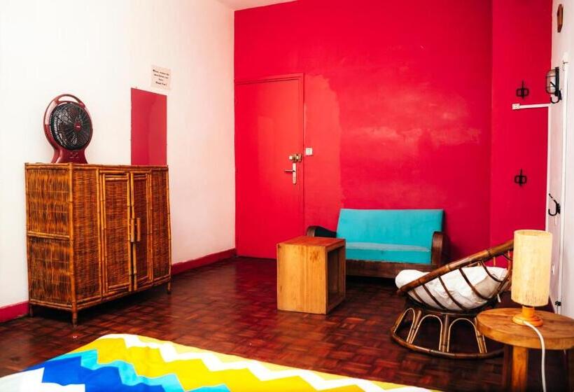 اتاق استاندارد با بالکن, Madagascar Underground