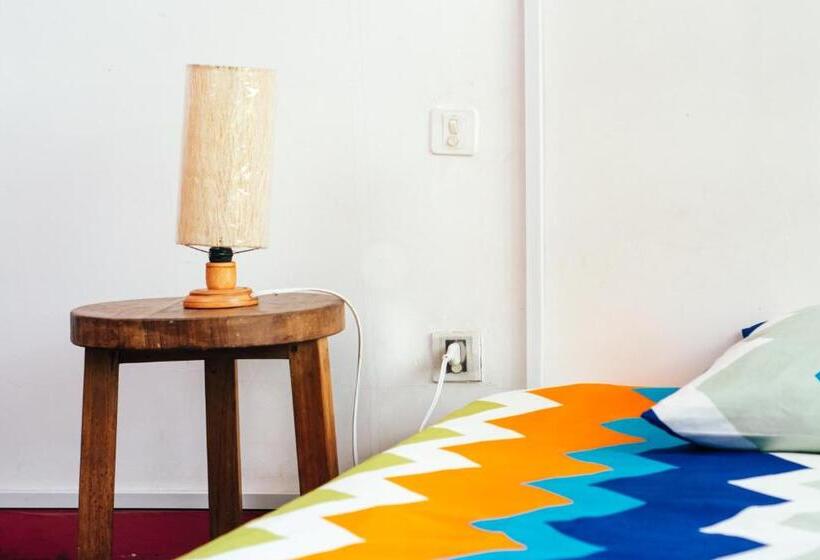 اتاق استاندارد با بالکن, Madagascar Underground