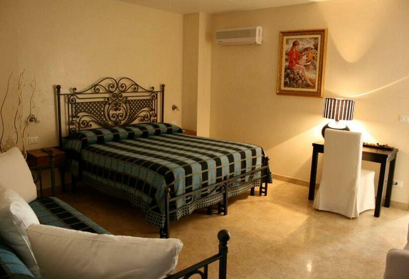 غرفة قياسية ثلاثية, Dimora Storica   Casa Sicuro