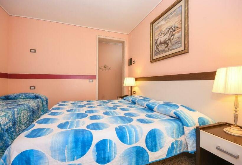 Номер Стандарт Трехместный, Camere America B&b