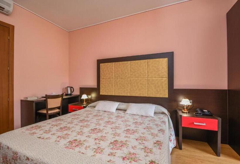 Четырехместный Номер Стандарт, Camere America B&b