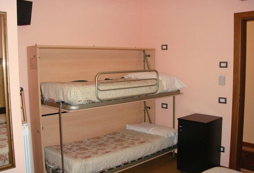 Четырехместный Номер Стандарт, Camere America B&b