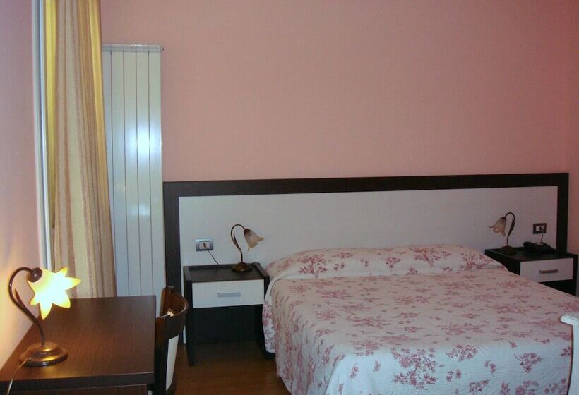 Четырехместный Номер Стандарт, Camere America B&b