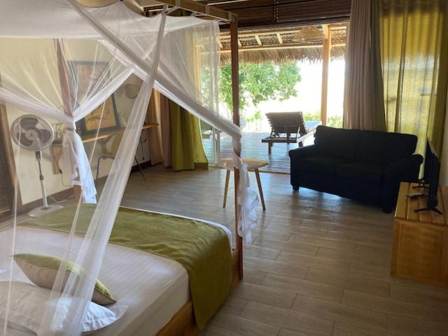 سوییت جونیور با چشمانداز دریا, Antsanitia Resort