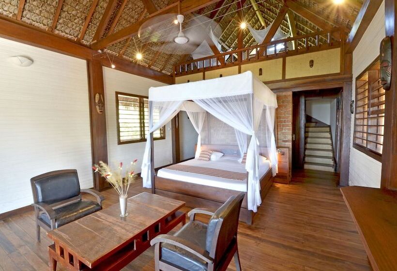 سوییت جونیور با چشمانداز دریا, Antsanitia Resort