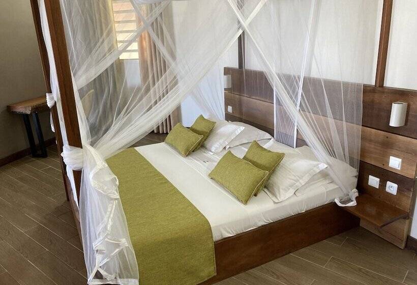 سوییت سینیور با چشمانداز دریا, Antsanitia Resort