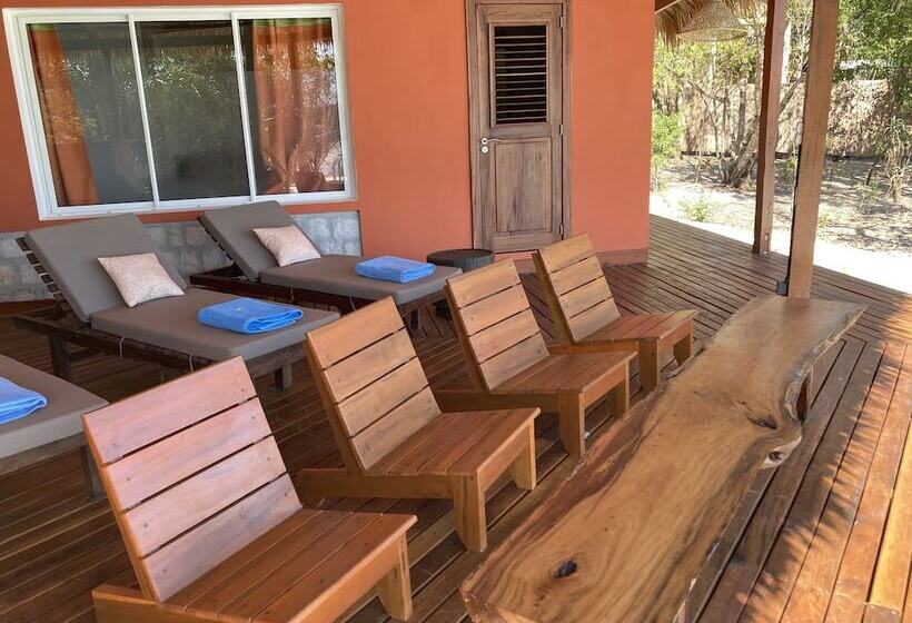 سوییت سینیور با چشمانداز دریا, Antsanitia Resort