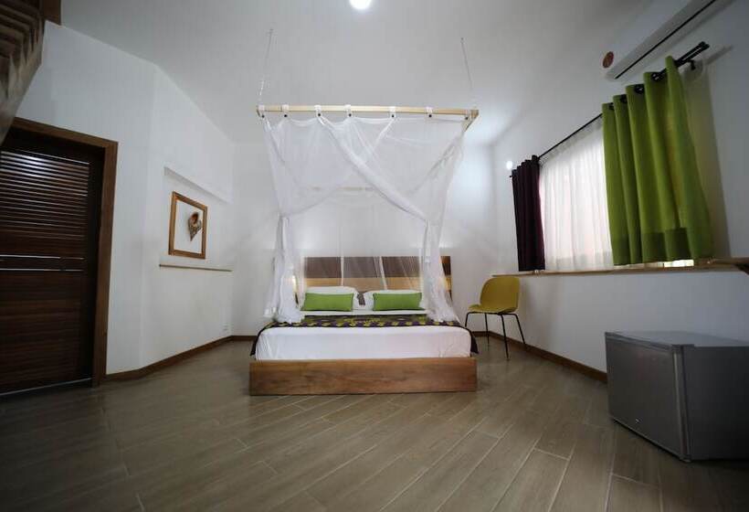 اتاق خانوادگی با چشمانداز باغ, Antsanitia Resort