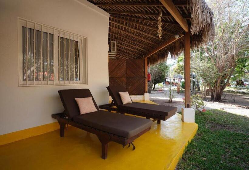 اتاق استاندارد, Antsanitia Resort