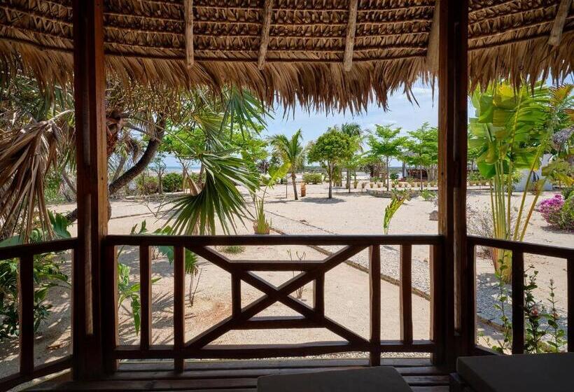 بانگلوی استاندارد, Antsanitia Resort