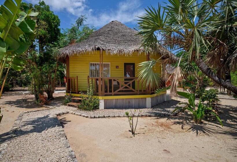 بانگلوی استاندارد, Antsanitia Resort