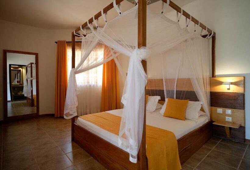 بانگلوی استاندارد, Antsanitia Resort