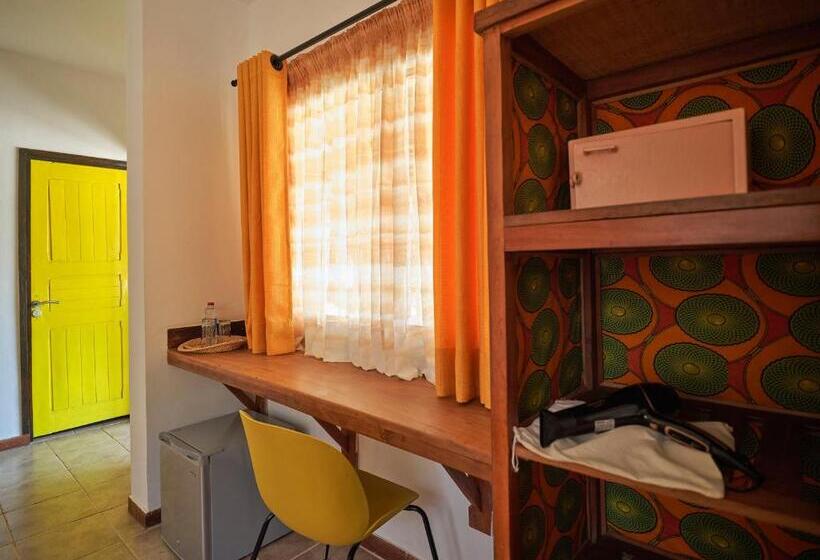 بانگلوی استاندارد, Antsanitia Resort