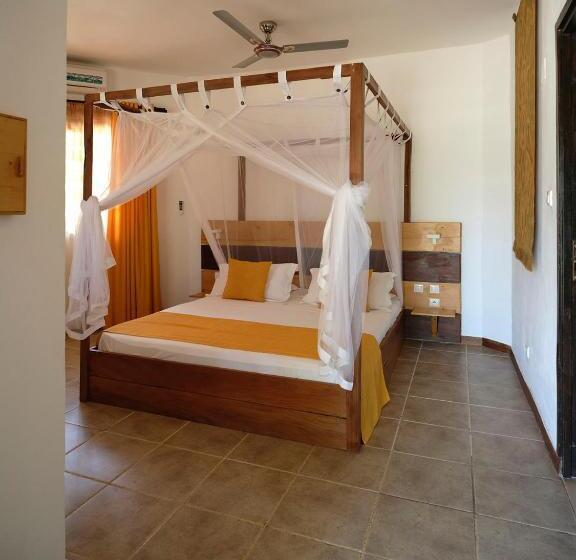 بانگلوی استاندارد, Antsanitia Resort