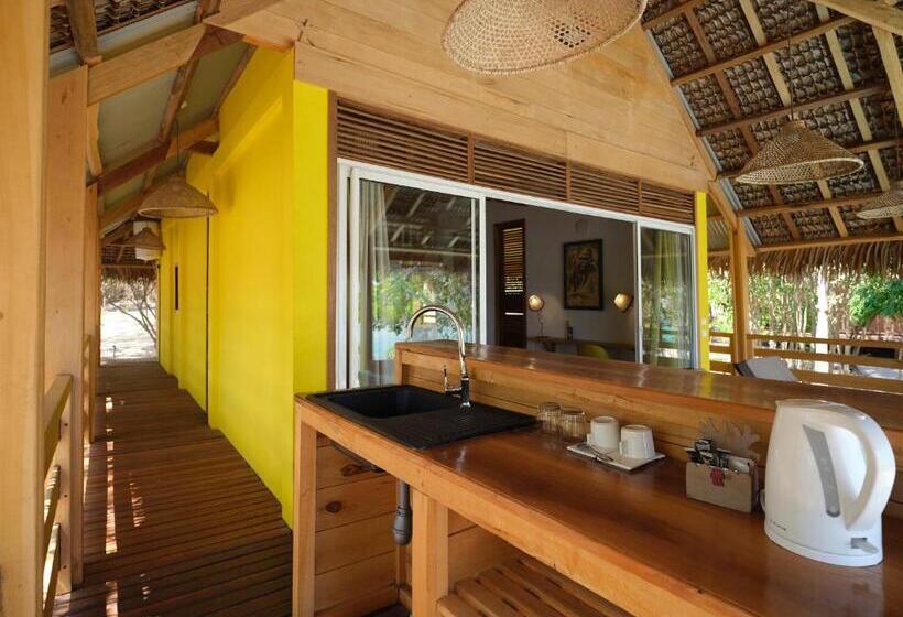 سوییت جونیور با چشمانداز دریا, Antsanitia Resort