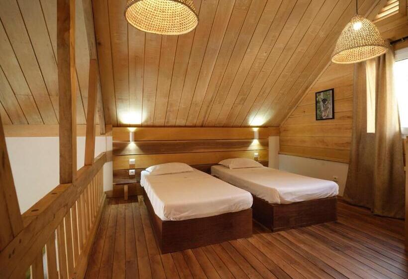 سوییت جونیور با چشمانداز دریا, Antsanitia Resort