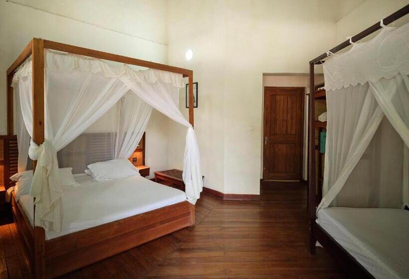 سوییت با استخر, Antsanitia Resort