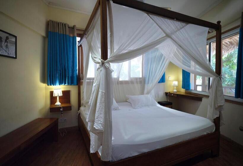 سوییت با استخر, Antsanitia Resort