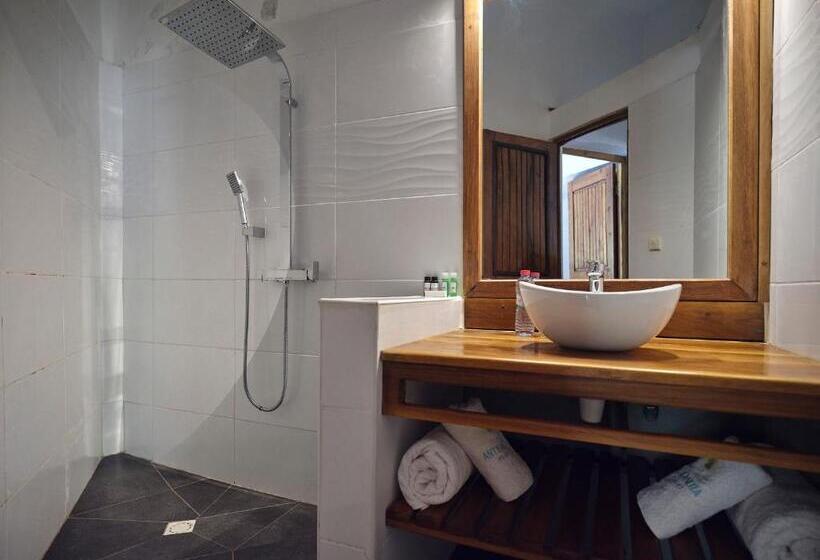 سوییت با استخر, Antsanitia Resort