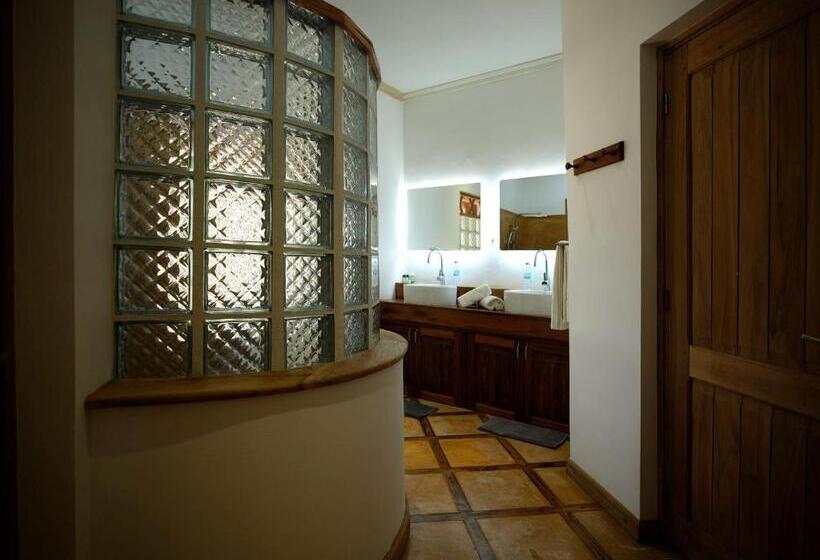 سوییت با استخر, Antsanitia Resort