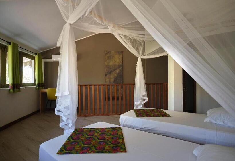 اتاق خانوادگی با چشمانداز باغ, Antsanitia Resort