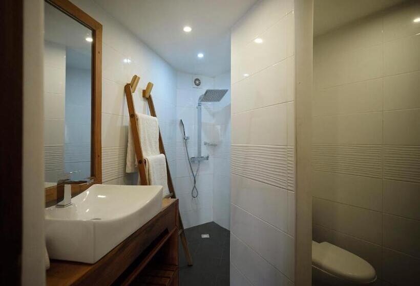 اتاق خانوادگی با چشمانداز باغ, Antsanitia Resort