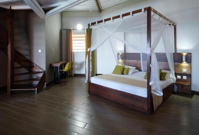 ویلای یک اتاق خوابه با استخر شنا, Antsanitia Resort