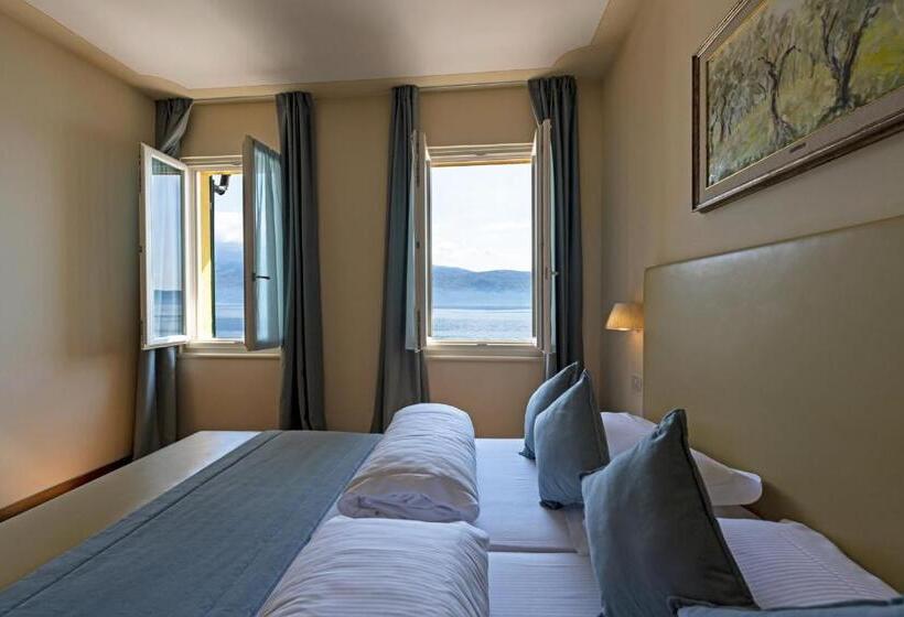 Superior room with lake view, Baia D Oro   Adults Only
