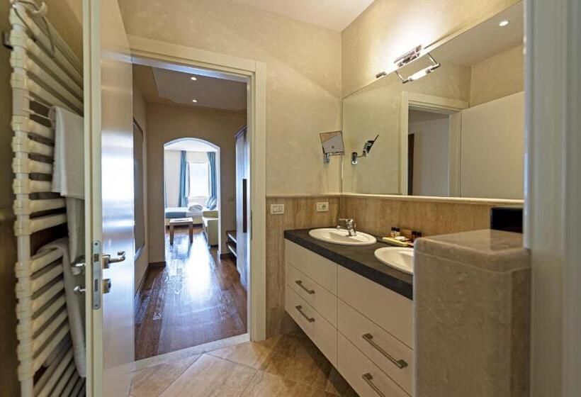 Superior room with lake view, Baia D Oro   Adults Only